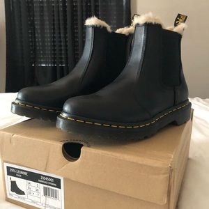 Chelsea Dr. Marten’s fur lined boots size 7